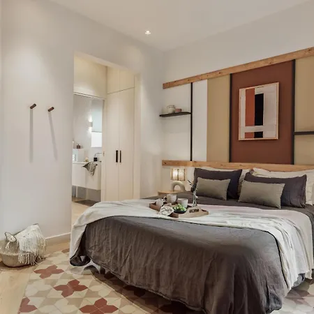 Karakoy - 2 Bedrooms And Balcony In Eixample Dreta דירה
